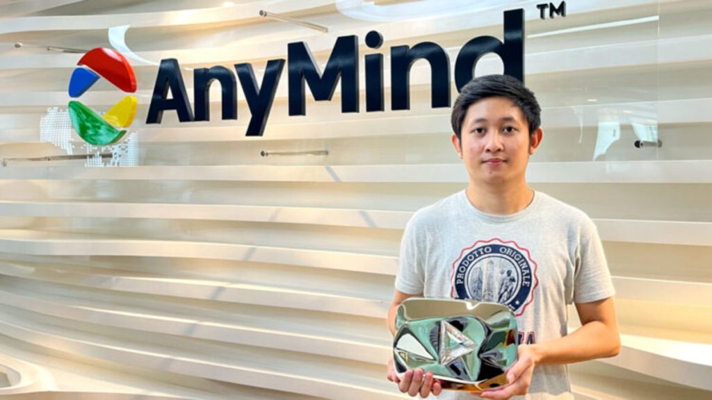 Kaleb Andri Raih Diamond Creator Award dari&nbsp;YouTube